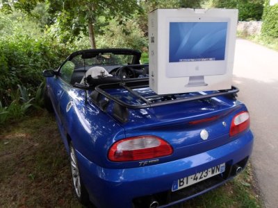 MG TF & carton IMac 20 achat 30€.JPG