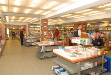 librairie_eyrolles_sous_sol.JPG