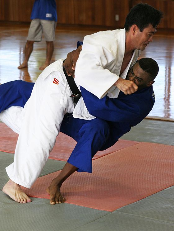 560px-050907-M-7747B-002-Judo.jpg