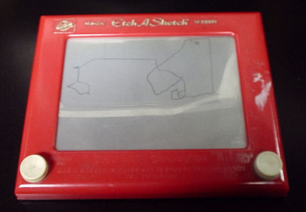 440px-EtchASketch10-23-2004.jpg