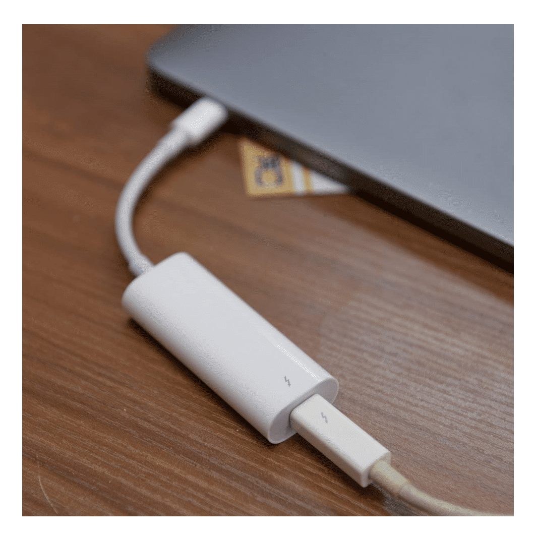 apple-thunderbolt-3-naar-thunderbolt-2-C.png