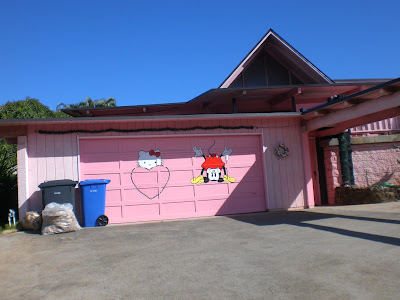 hello-kitty-garage.jpg